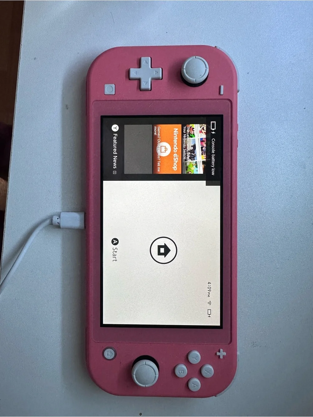 Nintendo Pink Handheld Console with Pink Carry Case and Game Cards